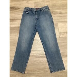 Size 16 Gloria Vanderbilt Amanda blue jeans in great condition